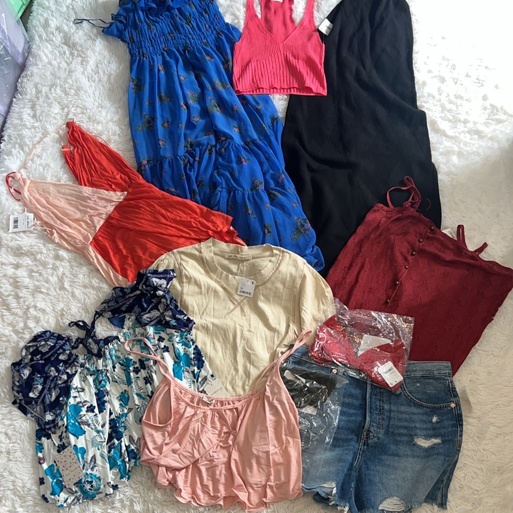 Free People Reseller Box 5 LBS NWT/NWOT All Items Pictured & Listed - Picture 2 of 16